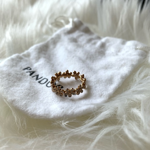 Pandora Daisy Ring in Rose Gold - Picture 2 of 3